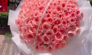 郑州地铁哪一站有玫瑰花 郑州地铁口摆满鲜花